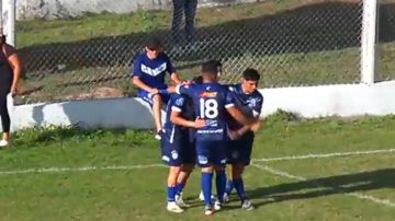 Vélez derrotó a Independiente de Fernández y avanzó a las semifinales del Torneo Anual