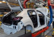 La producción de vehículos volvió a retroceder y acumula una caída superior al 18% en lo que va del año