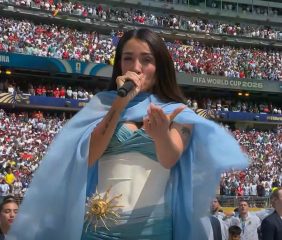 VIDEO. Así fue la emocionante interpretación de María Becerra en la final del Mundial 2026