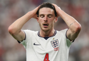 Declan Rice fue aislado por un virus y está en duda ante Noruega