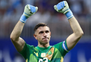 El DT de Juventus confirmó el interés por Dibu Martínez: “Buscamos competitividad”