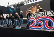 El Gobierno conmemoró la independencia de Estados Unidos y recibió cuestionamientos por el uso de recursos públicos