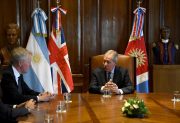 El gobernador Elías Suárez recibió al embajador del Reino Unido de Gran Bretaña e Irlanda del Norte