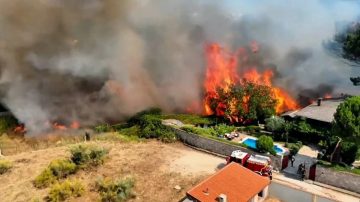 Incendios forestales en España: el fuego sigue fuera de control y Portugal se sumó al operativo