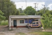 Cayeron siete policías federales tucumanos por cobrar coimas a tours de compras en un puesto de Santiago del Estero