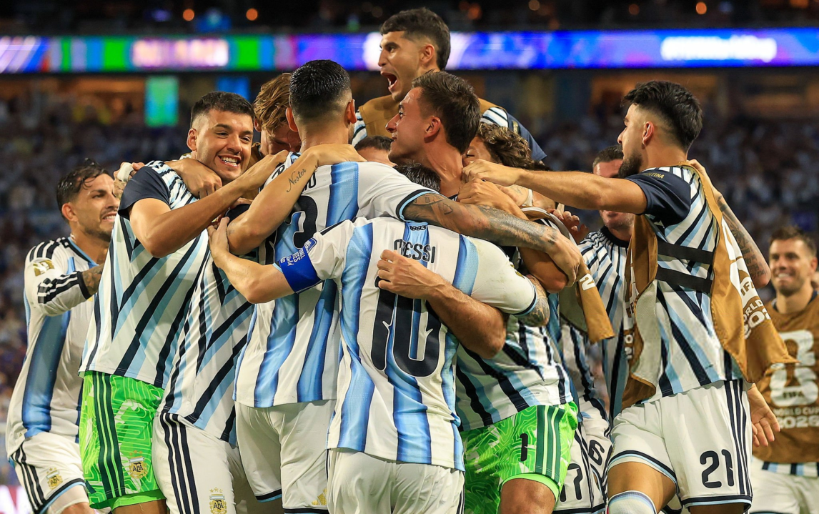Argentina ganó un partidazo ante Cabo Verde y enfrentará a Egipto en octavos de final