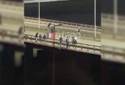 ¡Un peligro! violento enfrentamiento sobre la Autopista generaron pánico entre conductores