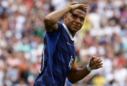 Mbappé pasó al frente en la Bota de Oro: cuántos goles necesita Messi para recuperarla