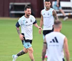 Scaloni ultima detalles: Argentina se traslada a Miami con tres dudas en el equipo