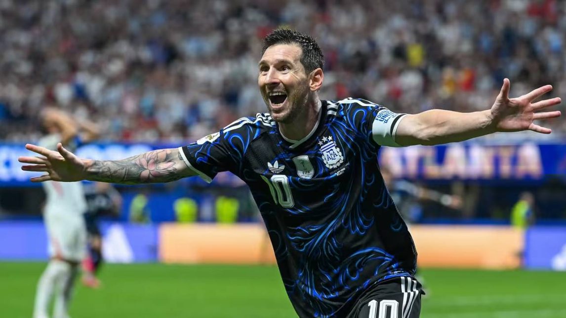 Messi le saca ventaja a Mbappé en la carrera por la Bota de Oro adidas