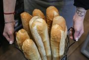 Aseguran que el consumo de pan cayó un 60% durante el gobierno de Milei