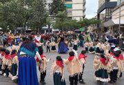 Más de 1.300 niños emocionaron a Santiago: así comenzó el Santiago Baila por el 473° aniversario de la ciudad