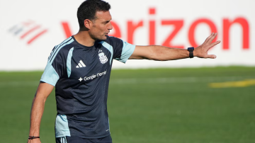Scaloni define el once con dos dudas para la final frente a España