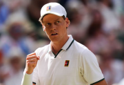 Sinner aplastó a Djokovic y jugará la final de Wimbledon ante Zverev