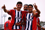 Unión Santiago derrotó a Estudiantes y se quedó con el primer puesto de la Zona Capital