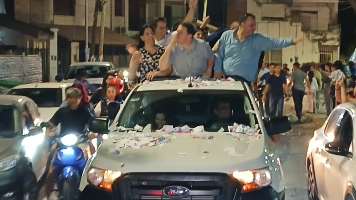 Video: así se vivió la gran caravana del Frente Cívico en La Banda por el triunfo de Llamil Abdala
