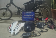“Apretó” a un joven para robarle la moto y la escondió en el monte: la policía la recuperó horas después