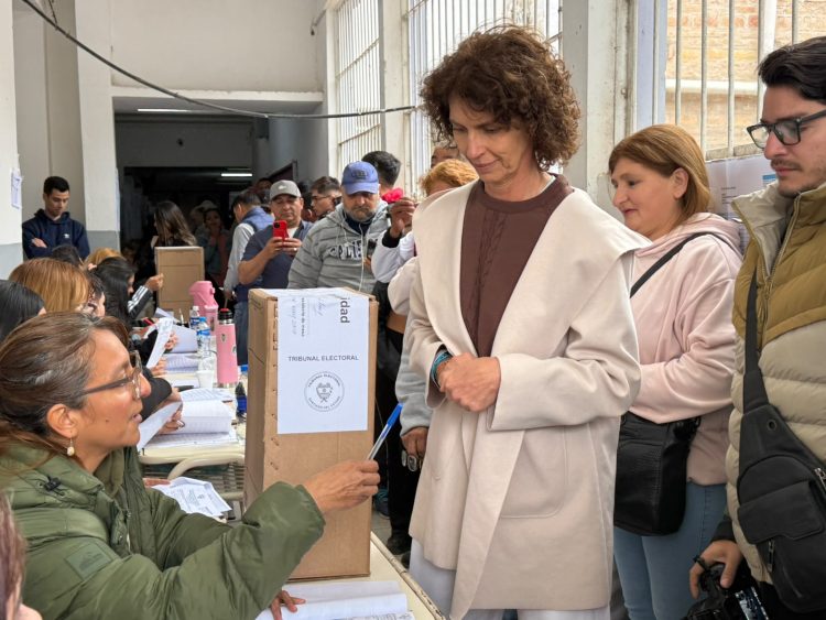 Paula Cánepa votó en Las Termas y destacó la participación de los jóvenes