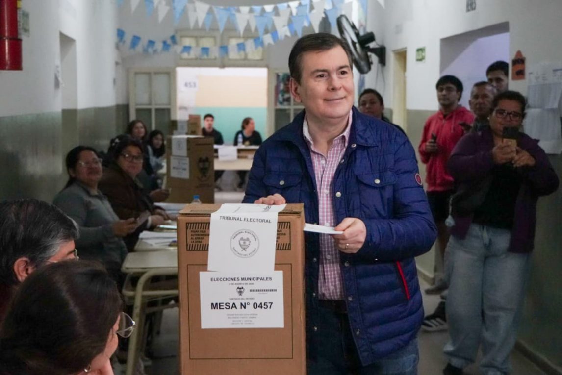Elecciones 2026 | Gerardo Zamora votó y defendió la autonomía municipal: “Elegir al intendente es muy importante”