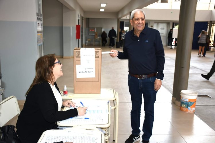 Neder: “El gobierno municipal es el primer contacto directo de la política con el pueblo”
