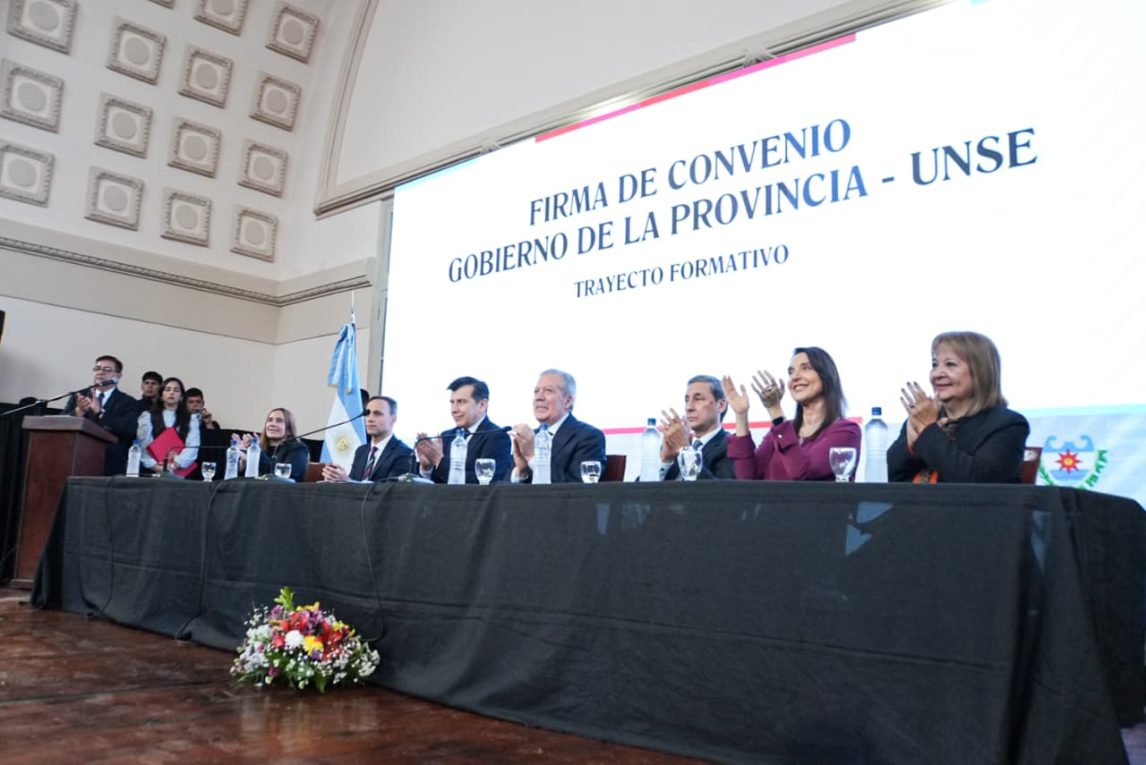 El Gobierno y la UNSE lanzan un trayecto formativo para aspirantes a cargos jerárquicos docentes