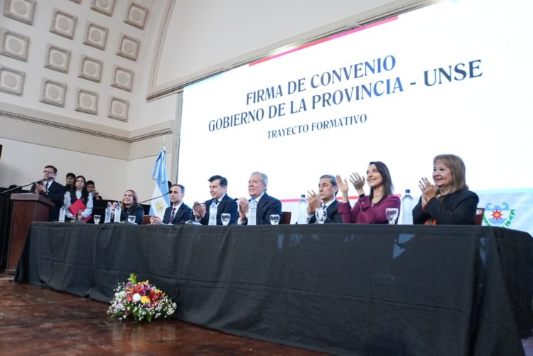 El Gobierno y la UNSE lanzan un trayecto formativo para aspirantes a cargos jerárquicos docentes