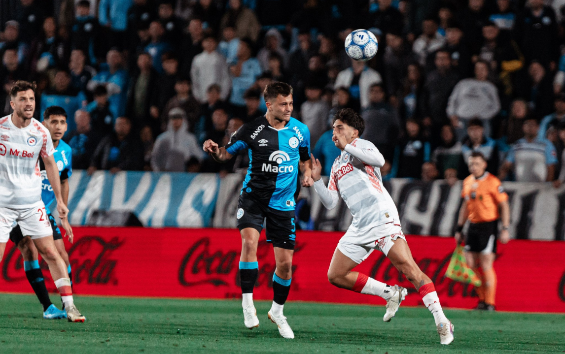 Argentinos Juniors venció a Belgrano en Córdoba y es líder