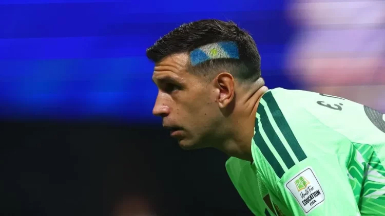 En Europa aseguran que Juventus frenó las negociaciones por Dibu Martínez