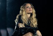 “La patria no se vende”: Tini Stoessel se refirió a la “Ley de Tierras” y convocó al Congreso