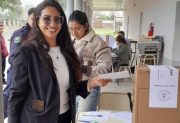 La candidata de La Libertad Avanza en Campo Gallo, Valeria Mansilla, emitió su voto