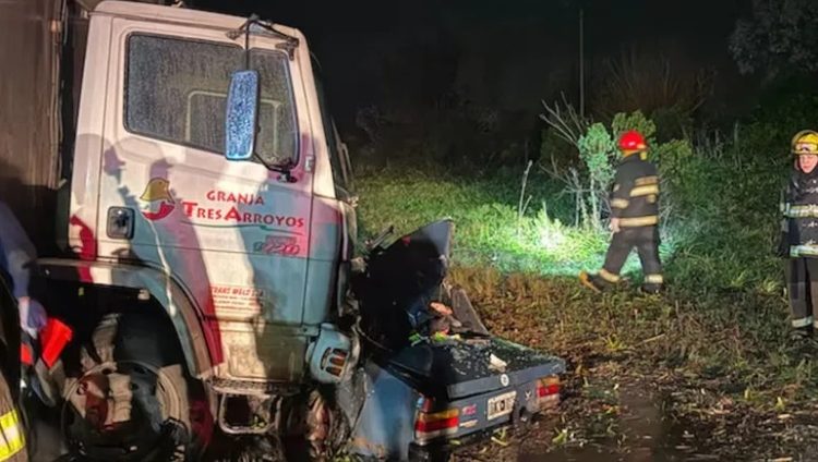 Tragedia en Exaltación de la Cruz: murió una familia completa en un choque y un joven de 21 años pelea por su vida
