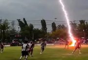 Un futbolista murió tras ser alcanzado por un rayo durante un partido en Tailandia